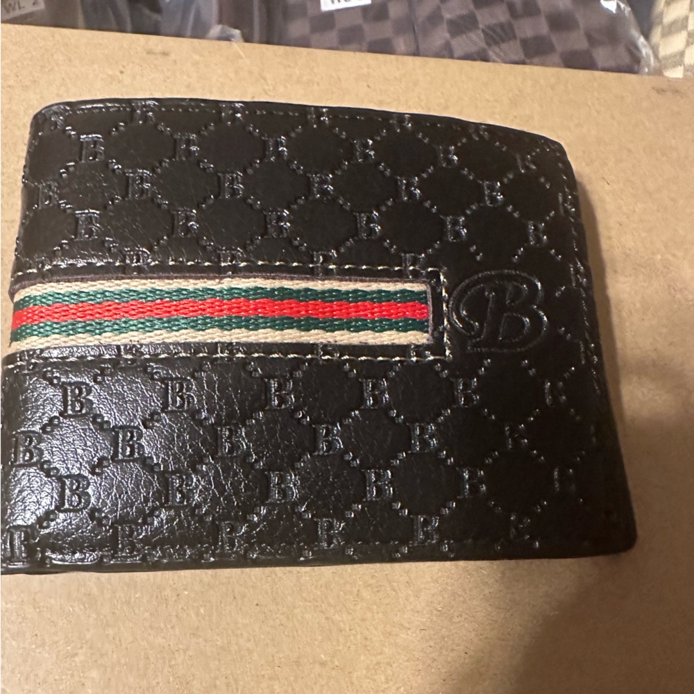 Men’s Wallet Black Bi-Fold Credit Card Slots